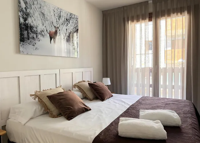 Aneto - Confort Moderno En El Corazon De 贝纳斯克